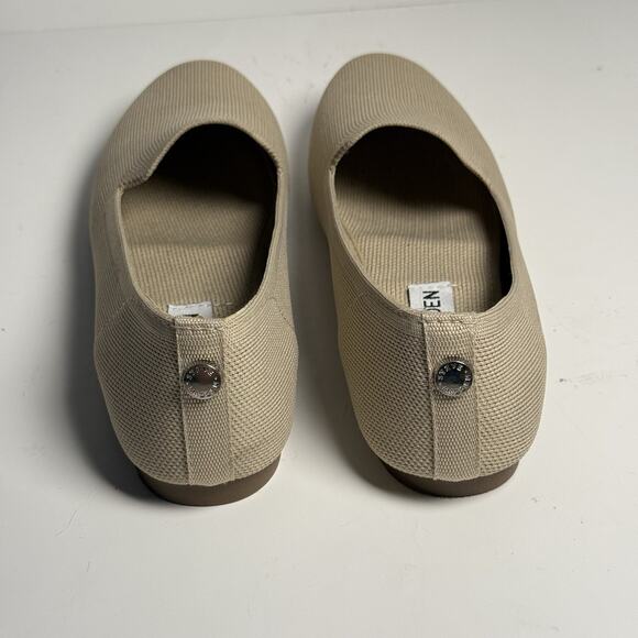 Steve Madden Beige Slip-On Knit Flats Women’s Size 7 Round Toe Casual Shoes - Picture 3 of 5